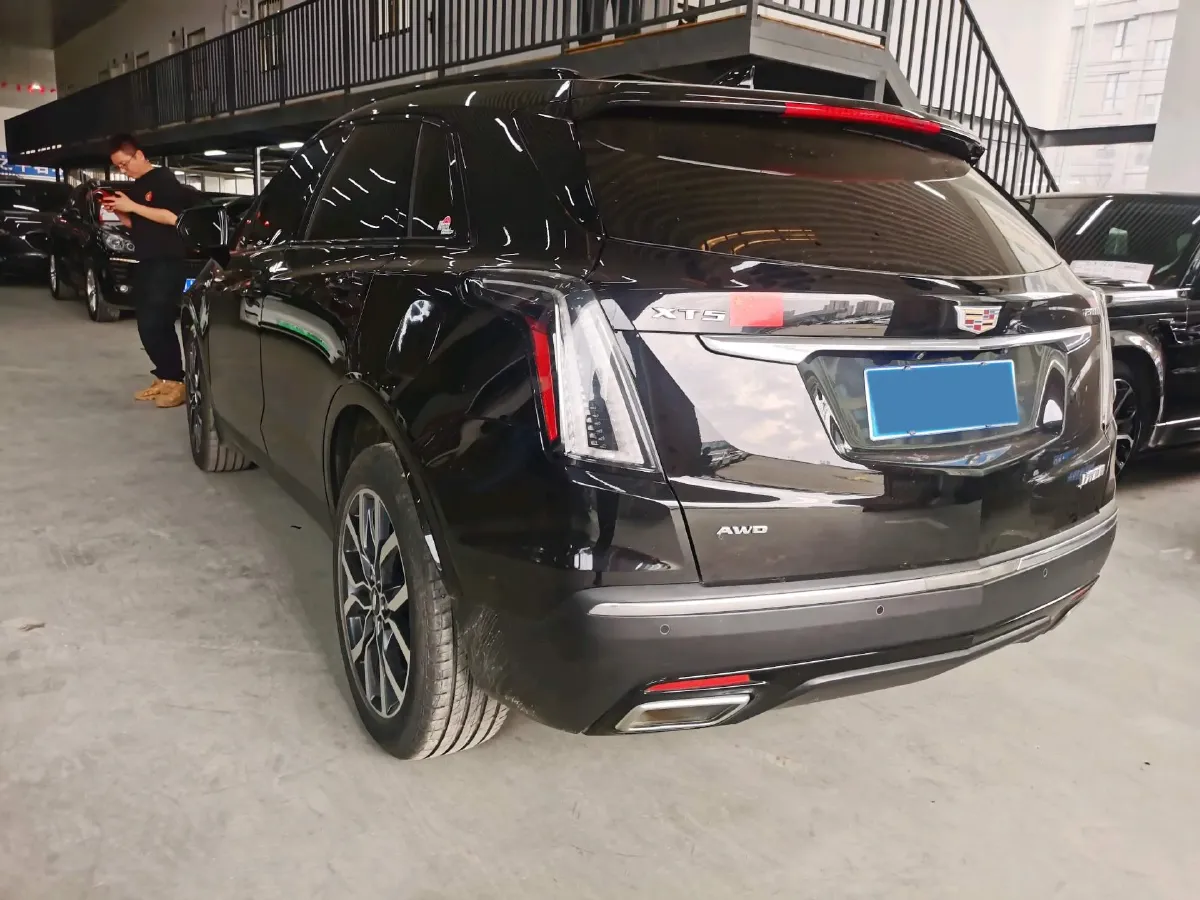 2021 Cadillac XT5 2.0T 237HP L4 9AT,autocango,china used car exporter,china ev exporter,chinese used car exporter,chinese used ev exporter