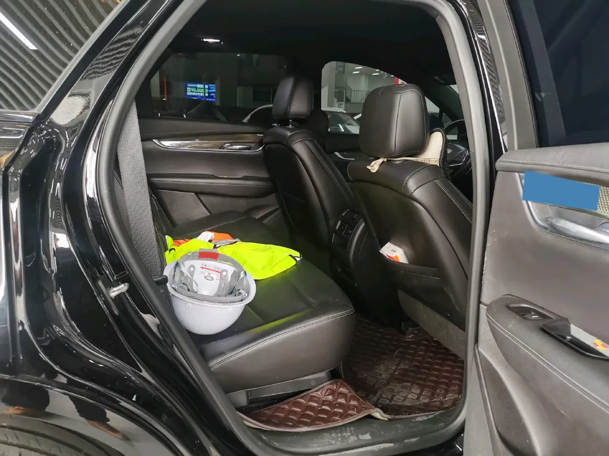 2021 Cadillac XT5 2.0T 237HP L4 9AT,autocango,china used car exporter,china ev exporter,chinese used car exporter,chinese used ev exporter