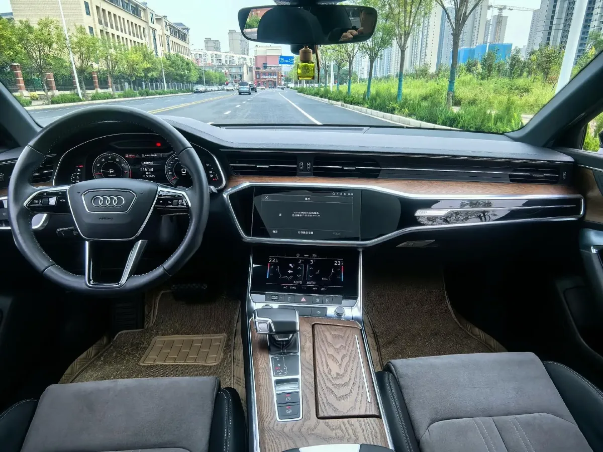 2020 Audi A6L 2.0T 224HP L4 7DCT,autocango,china used car exporter,china ev exporter,chinese used car exporter,chinese used ev exporter