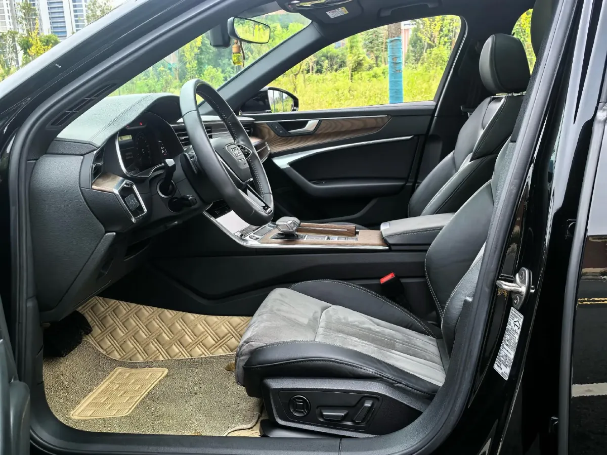 2020 Audi A6L 2.0T 224HP L4 7DCT,autocango,china used car exporter,china ev exporter,chinese used car exporter,chinese used ev exporter