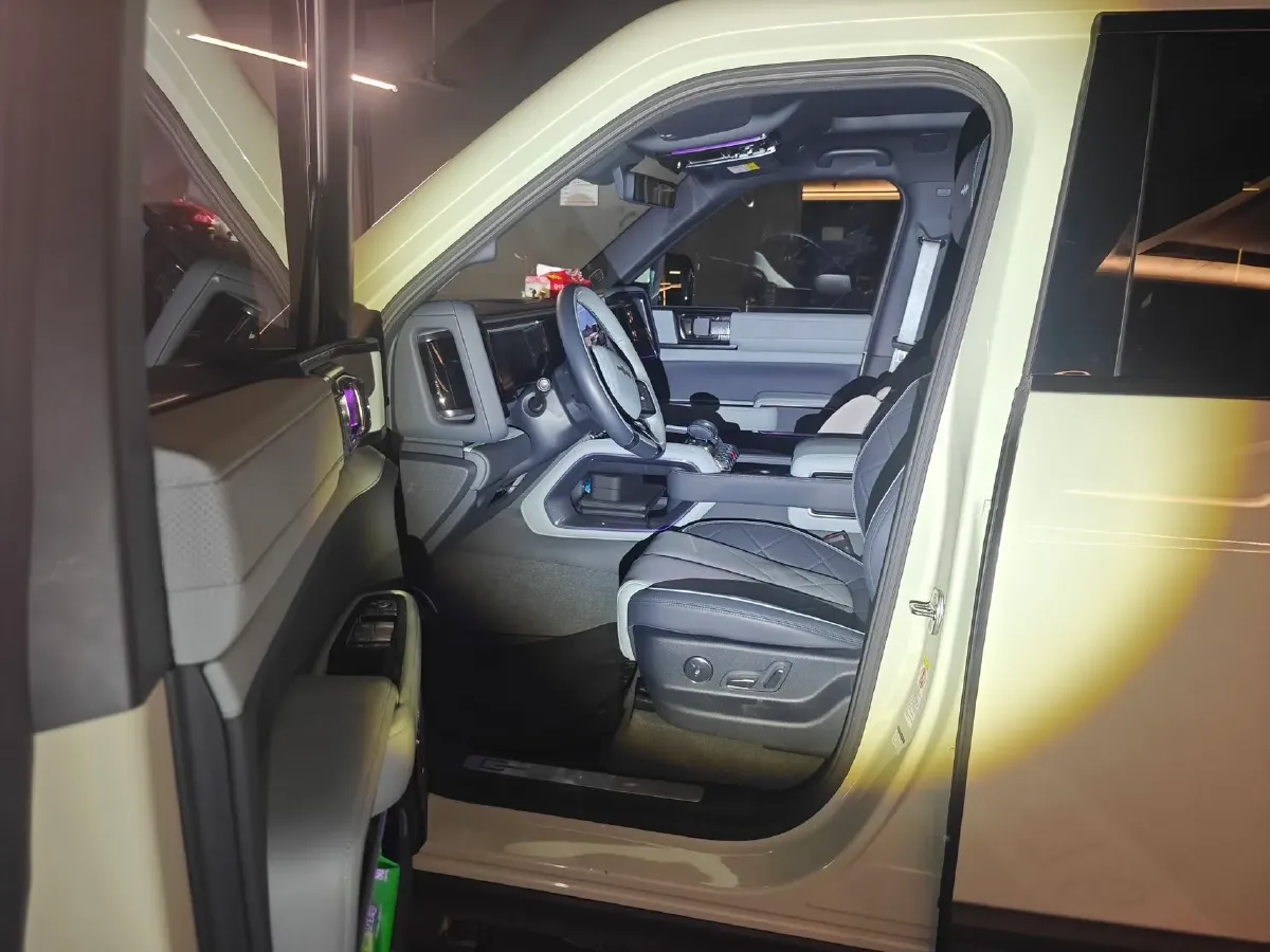 2023 Toyota Crown Kluger 2.5L 189HP L4 E-CVT Hybrid,autocango,china used car exporter,china ev exporter,chinese used car exporter,chinese used ev exporter