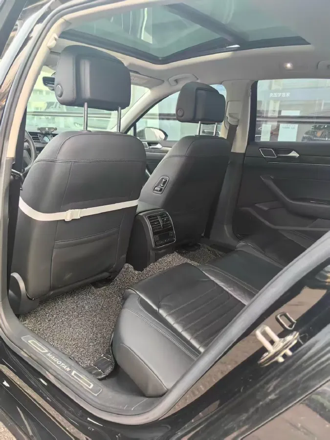 2019 Volkswagen Magotan 2.0T 186HP L4 7DCT,autocango,china used car exporter,china ev exporter,chinese used car exporter,chinese used ev exporter