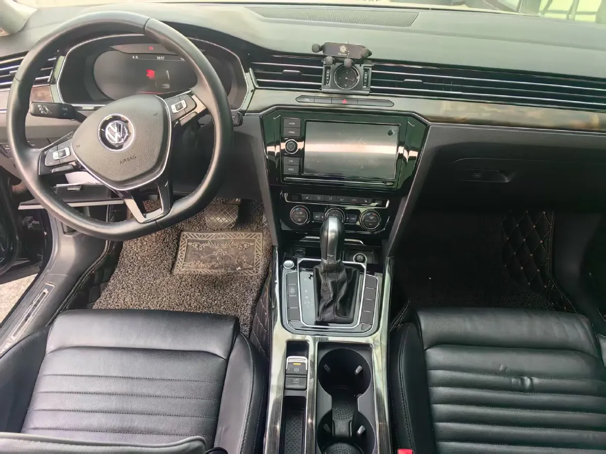 2019 Volkswagen Magotan 2.0T 186HP L4 7DCT,autocango,china used car exporter,china ev exporter,chinese used car exporter,chinese used ev exporter