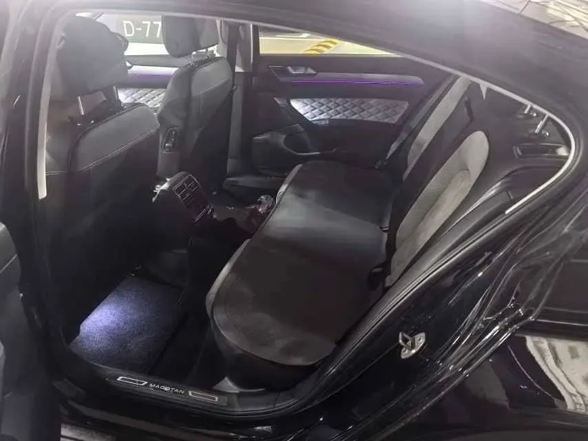 2025 Volkswagen Magotan 2.0T 186HP L4 7DCT,autocango,china used car exporter,china ev exporter,chinese used car exporter,chinese used ev exporter