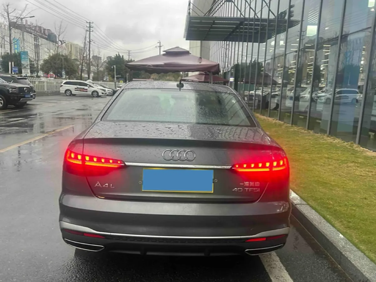 2023 Audi A4L 2.0T 190HP L4 7DCT,autocango,china used car exporter,china ev exporter,chinese used car exporter,chinese used ev exporter