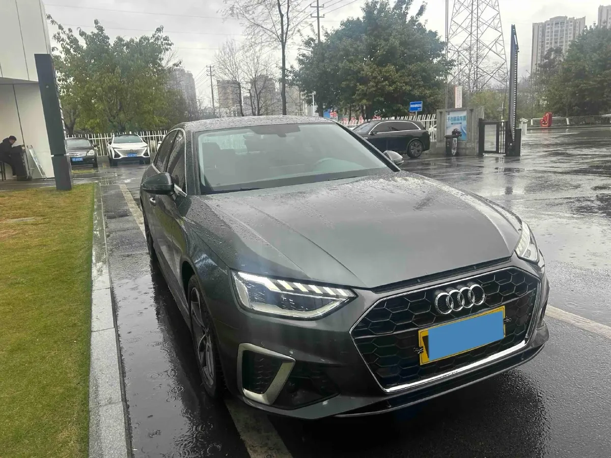2023 Audi A4L 2.0T 190HP L4 7DCT,autocango,china used car exporter,china ev exporter,chinese used car exporter,chinese used ev exporter