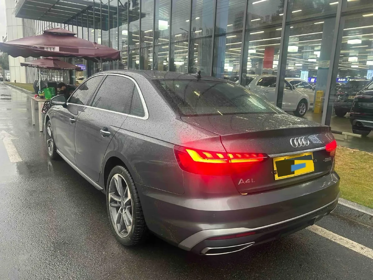 2023 Audi A4L 2.0T 190HP L4 7DCT,autocango,china used car exporter,china ev exporter,chinese used car exporter,chinese used ev exporter