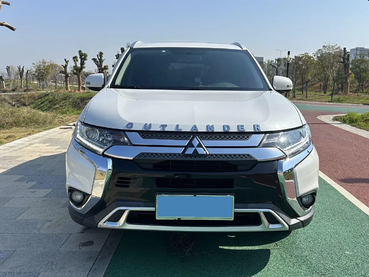 2019 Mitsubishi Outlander 2.0L 166HP L4 CVT,autocango,china used car exporter,china ev exporter,chinese used car exporter,chinese used ev exporter