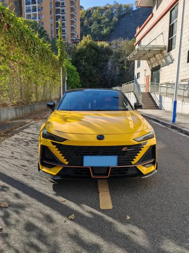 2023 ChangAn UNI-V 1.5T 188HP L4 7DCT,autocango,china used car exporter,china ev exporter,chinese used car exporter,chinese used ev exporter