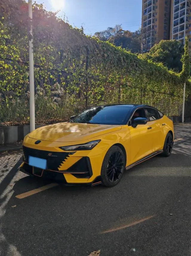 2023 ChangAn UNI-V 1.5T 188HP L4 7DCT,autocango,china used car exporter,china ev exporter,chinese used car exporter,chinese used ev exporter