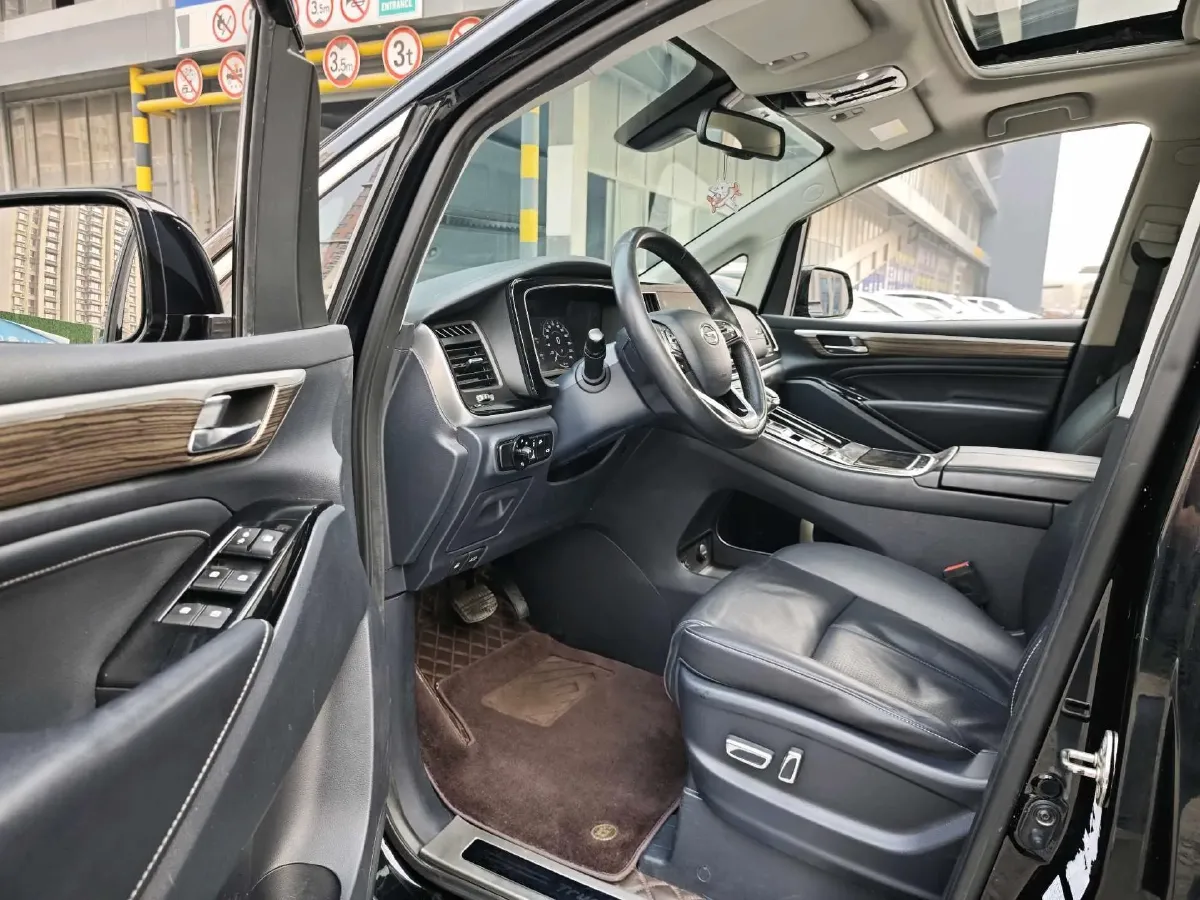 2021 GAC Trumpchi M8 2.0T 252HP L4 8AT,autocango,china used car exporter,china ev exporter,chinese used car exporter,chinese used ev exporter