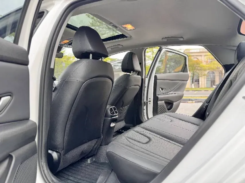 2022 Hyundai Elantra 1.5L 115HP L4 CVT,autocango,china used car exporter,china ev exporter,chinese used car exporter,chinese used ev exporter