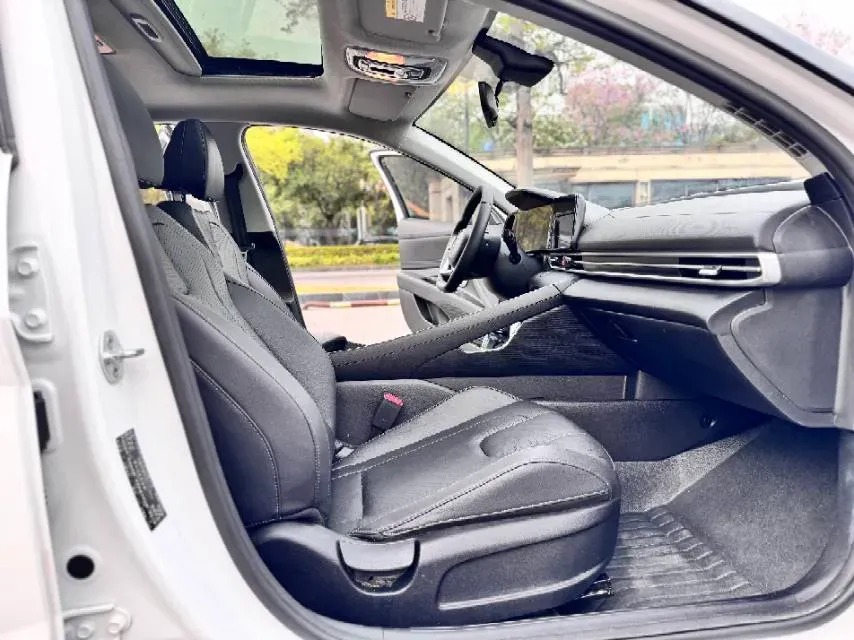 2022 Hyundai Elantra 1.5L 115HP L4 CVT,autocango,china used car exporter,china ev exporter,chinese used car exporter,chinese used ev exporter