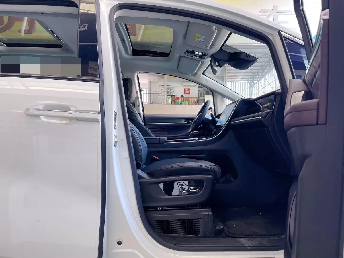 2024 GAC Trumpchi M8 2.0T 190HP L4 2DHT Hybrid,autocango,china used car exporter,china ev exporter,chinese used car exporter,chinese used ev exporter