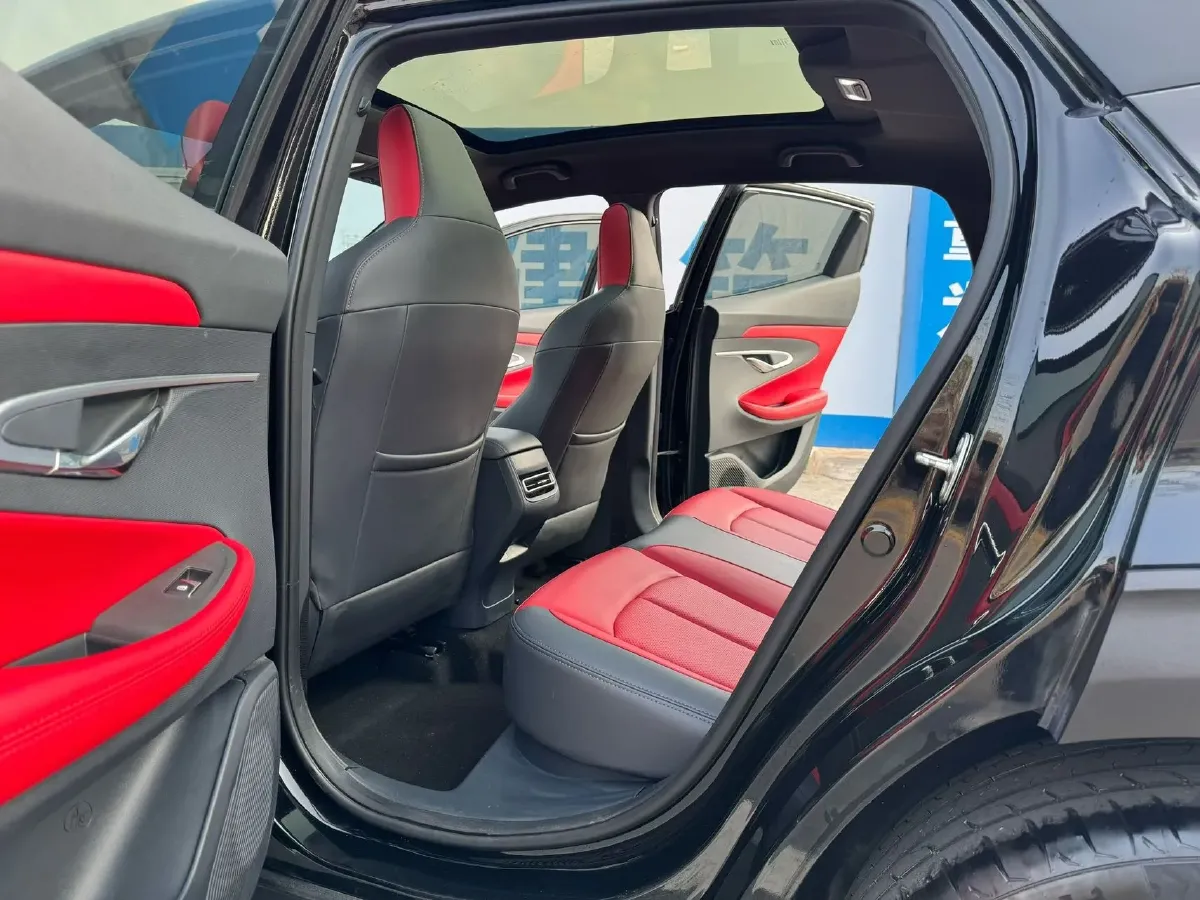 2020 ChangAn UNI-T 1.5T 180HP L4 7DCT,autocango,china used car exporter,china ev exporter,chinese used car exporter,chinese used ev exporter