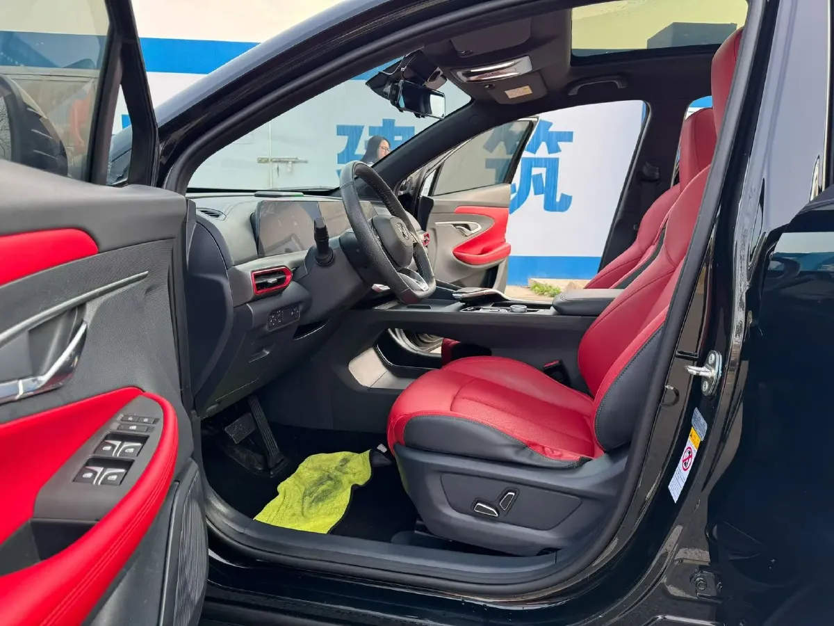 2020 ChangAn UNI-T 1.5T 180HP L4 7DCT,autocango,china used car exporter,china ev exporter,chinese used car exporter,chinese used ev exporter