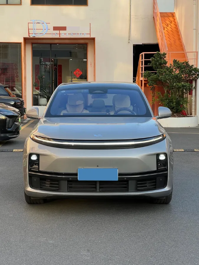 2023 Li L7 Range Extended 154HP REEV 40.9KWH,autocango,china used car exporter,china ev exporter,chinese used car exporter,chinese used ev exporter