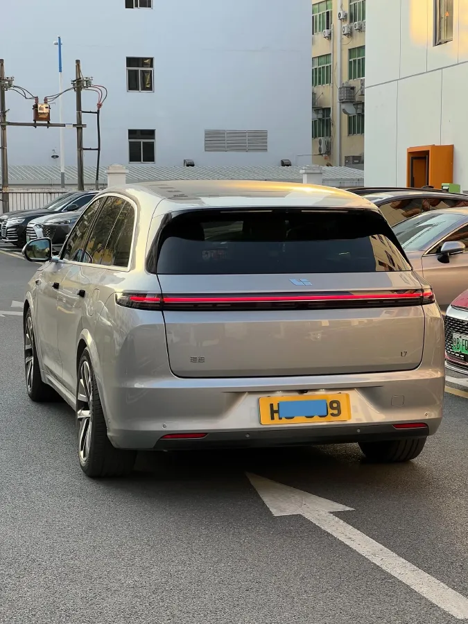 2023 Li L7 Range Extended 154HP REEV 40.9KWH,autocango,china used car exporter,china ev exporter,chinese used car exporter,chinese used ev exporter