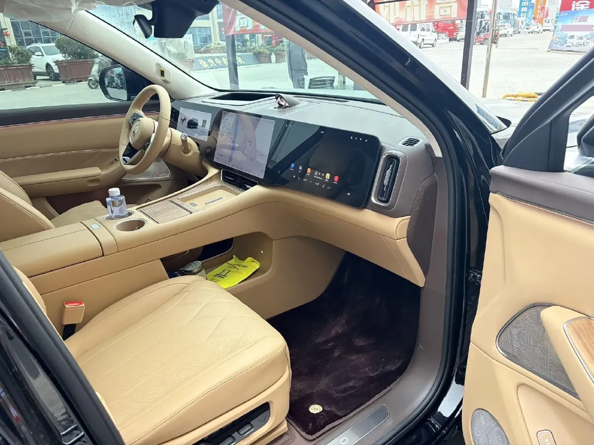 2025 AITO AITO M8 BEV,autocango,china used car exporter,china ev exporter,chinese used car exporter,chinese used ev exporter