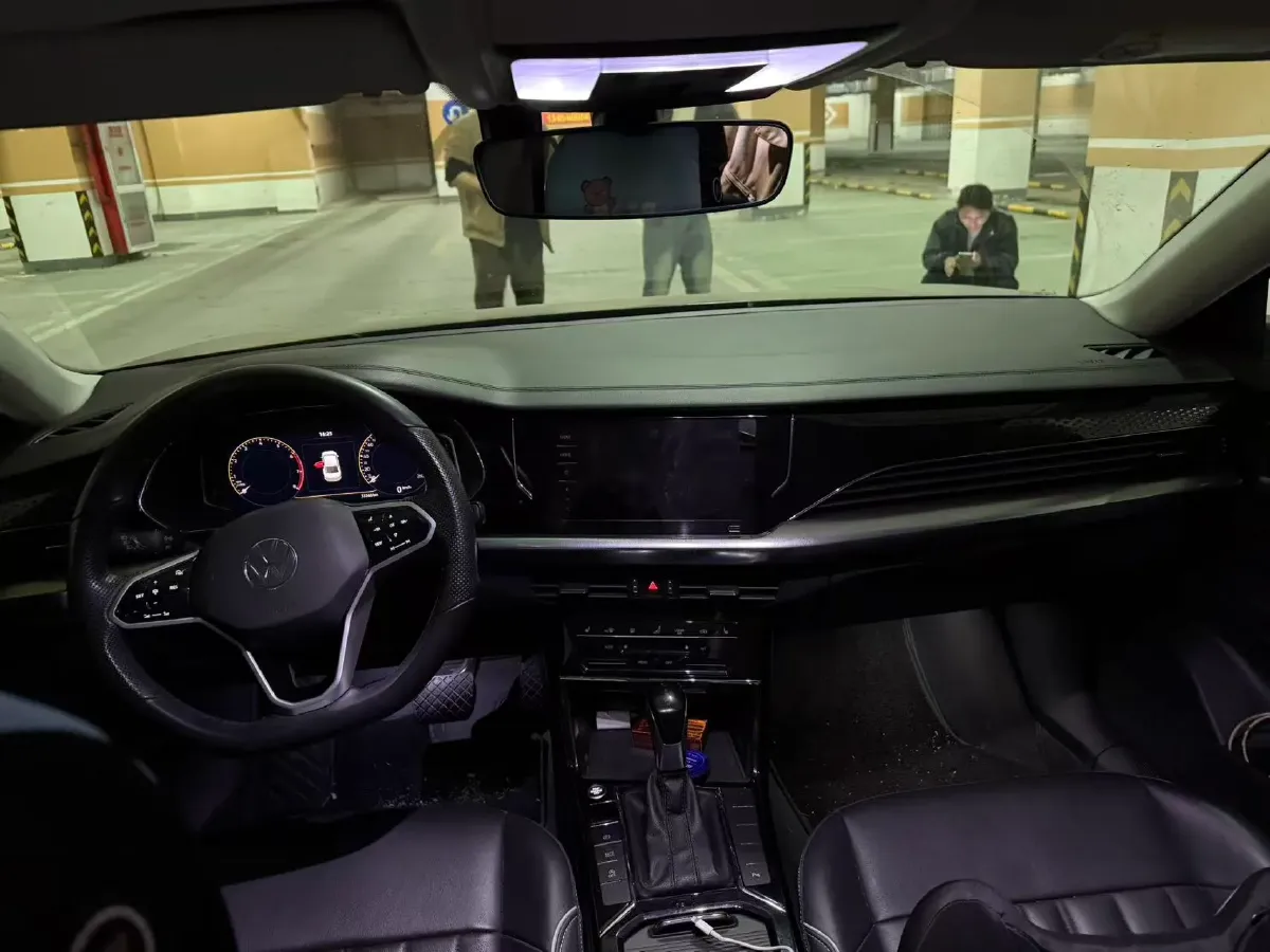 2023 Volkswagen Passat 2.0T 186HP L4 7DCT,autocango,china used car exporter,china ev exporter,chinese used car exporter,chinese used ev exporter