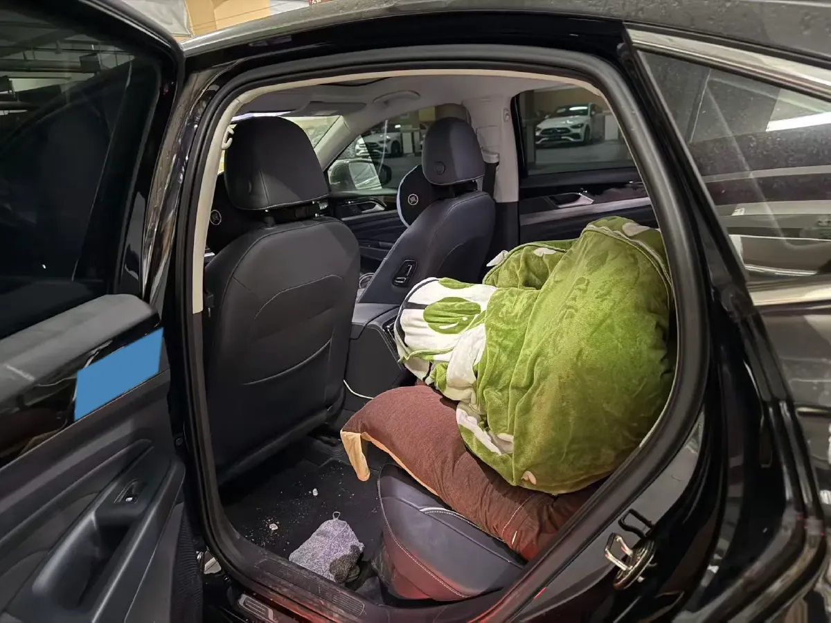 2023 Volkswagen Passat 2.0T 186HP L4 7DCT,autocango,china used car exporter,china ev exporter,chinese used car exporter,chinese used ev exporter