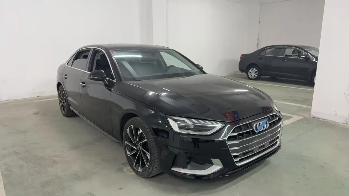 2022 Audi A4L 2.0T 190HP L4 7DCT,autocango,china used car exporter,china ev exporter,chinese used car exporter,chinese used ev exporter