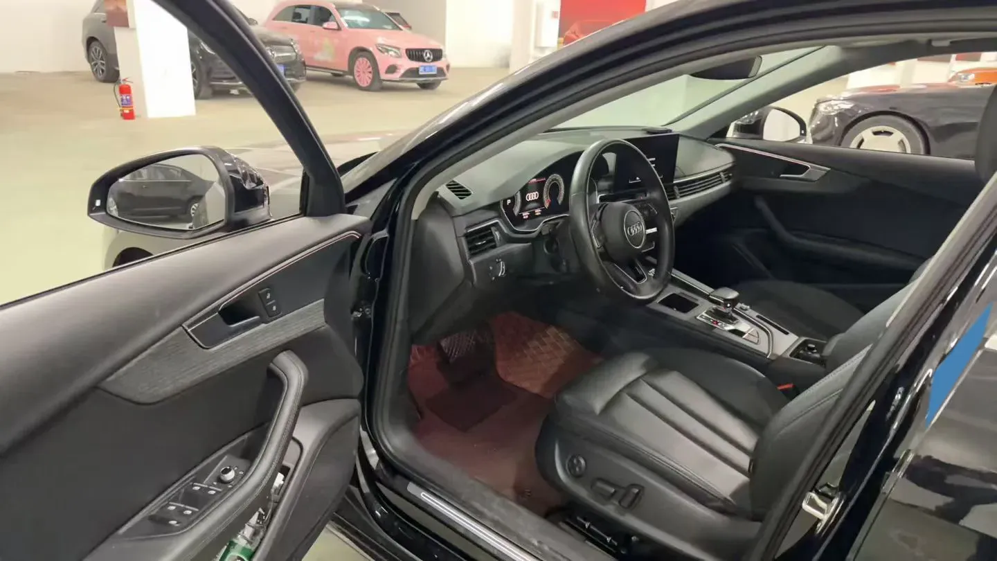 2022 Audi A4L 2.0T 190HP L4 7DCT,autocango,china used car exporter,china ev exporter,chinese used car exporter,chinese used ev exporter