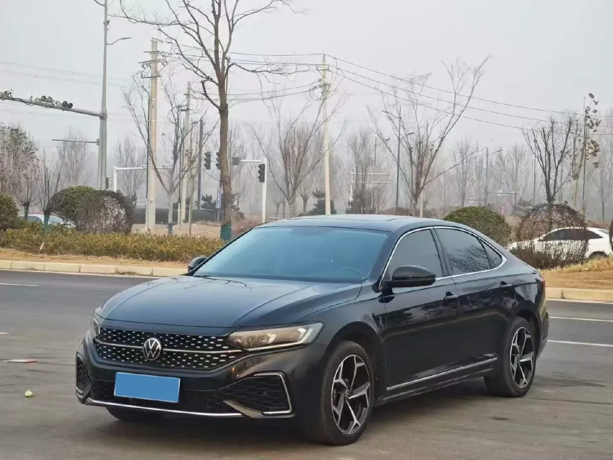 2024 Volkswagen Passat 2.0T 220HP L4 7DCT,autocango,china used car exporter,china ev exporter,chinese used car exporter,chinese used ev exporter