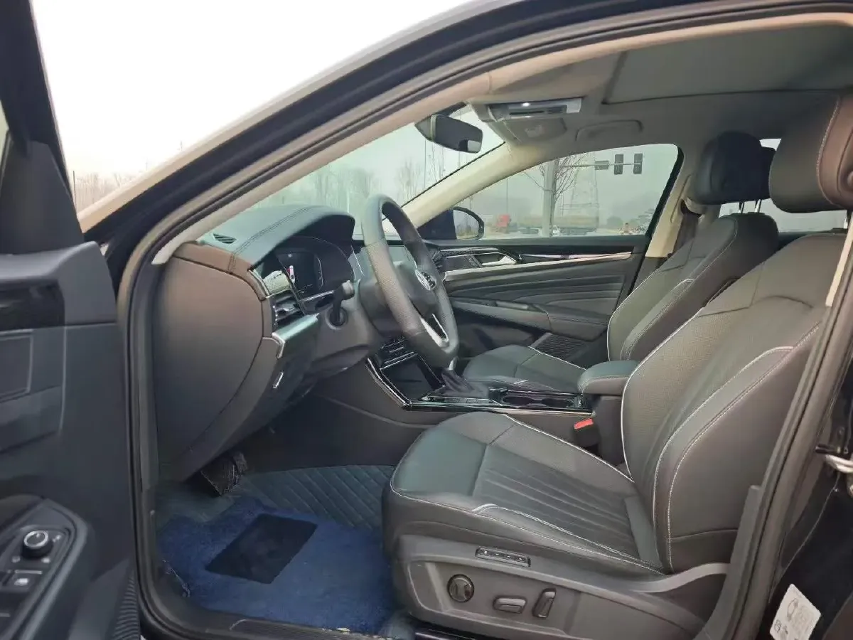 2024 Volkswagen Passat 2.0T 220HP L4 7DCT,autocango,china used car exporter,china ev exporter,chinese used car exporter,chinese used ev exporter