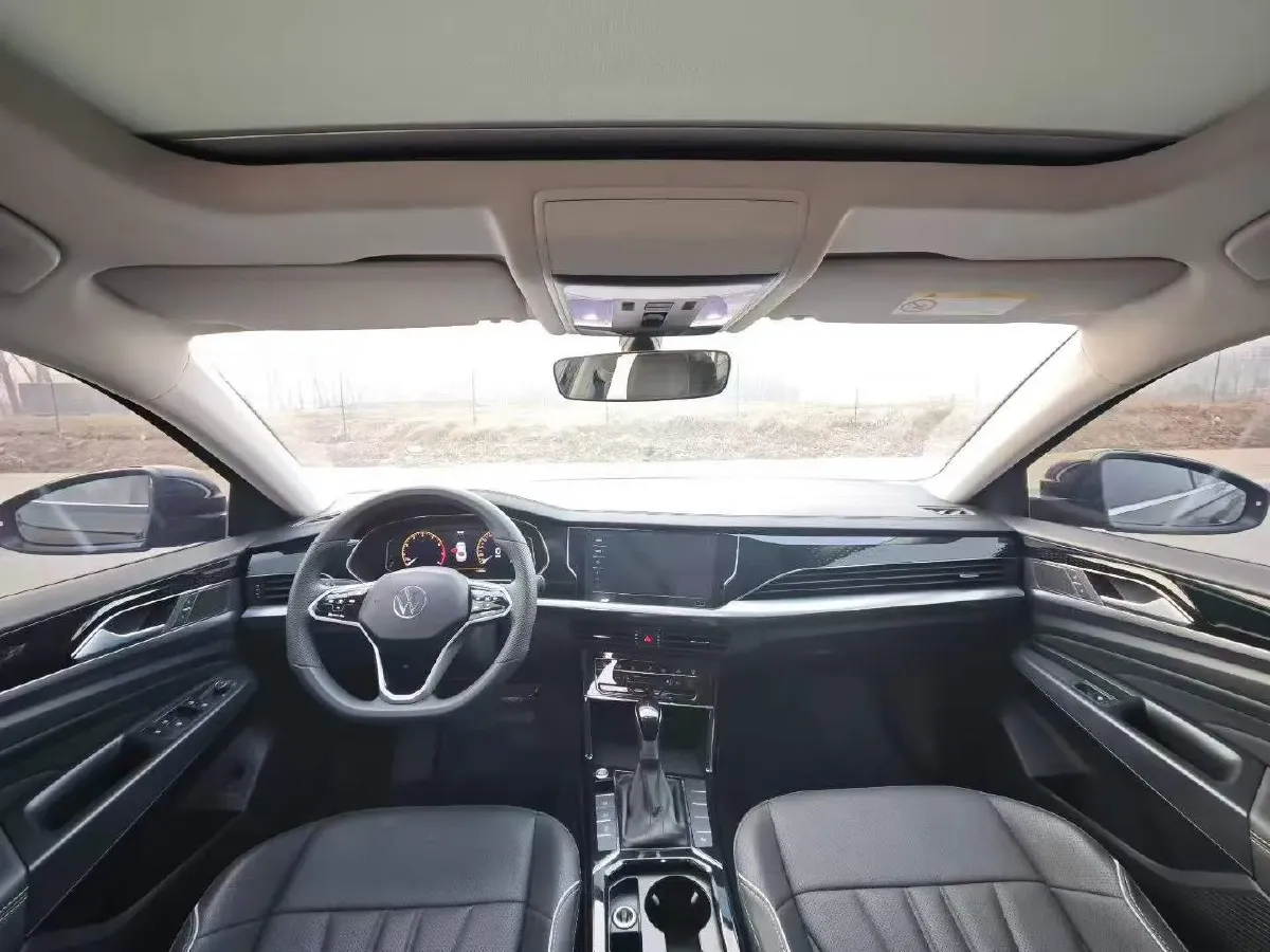 2024 Volkswagen Passat 2.0T 220HP L4 7DCT,autocango,china used car exporter,china ev exporter,chinese used car exporter,chinese used ev exporter