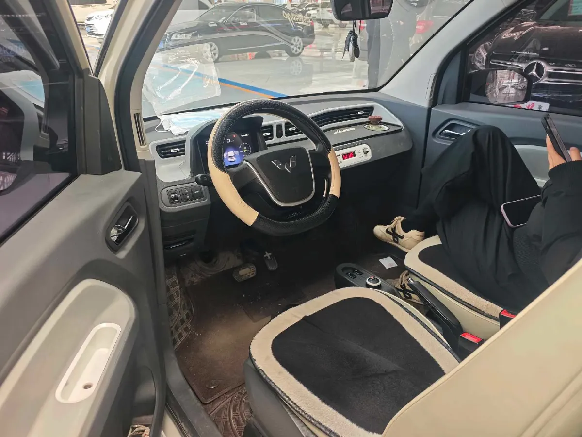 2022 WuLing HongGuang MINI EV BEV 9KWH,autocango,china used car exporter,china ev exporter,chinese used car exporter,chinese used ev exporter