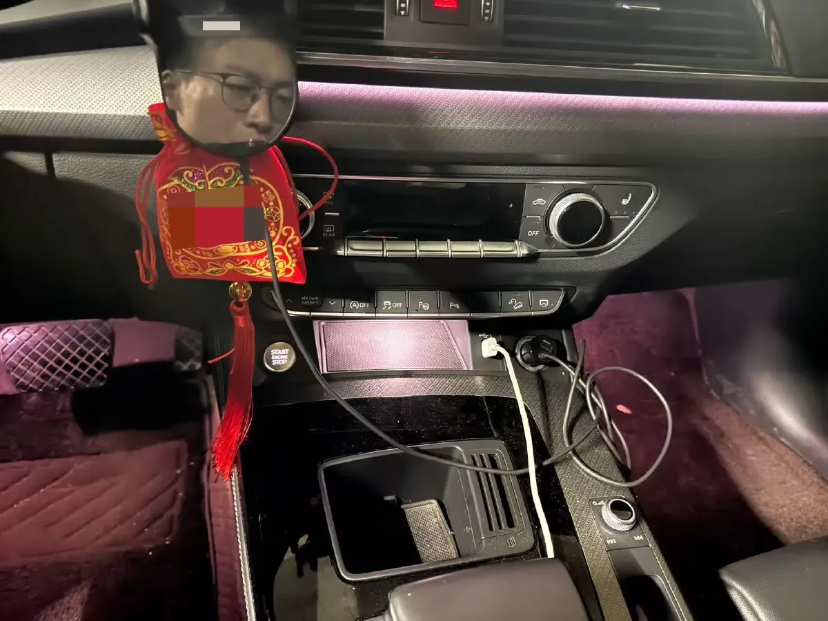 2022 Audi Q5L 2.0T 190HP L4 7DCT,autocango,china used car exporter,china ev exporter,chinese used car exporter,chinese used ev exporter