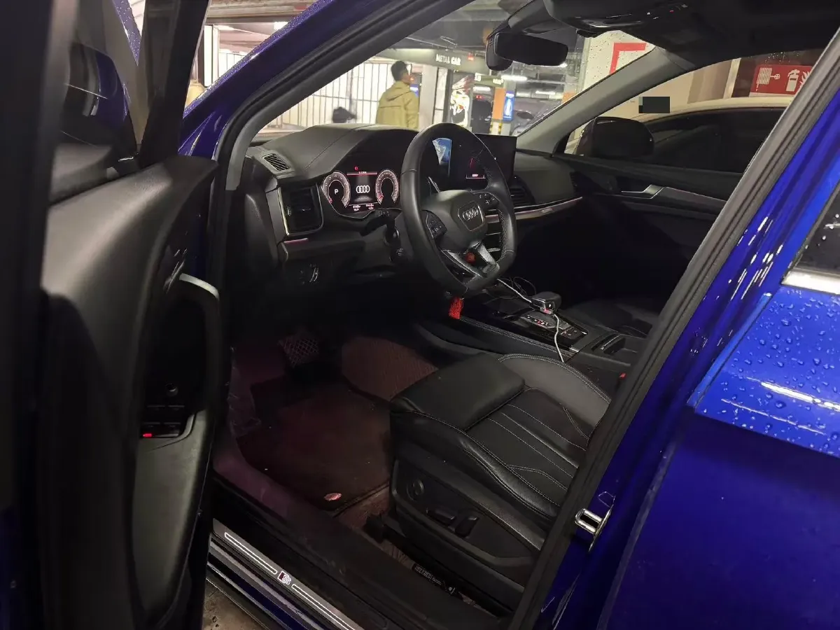 2022 Audi Q5L 2.0T 190HP L4 7DCT,autocango,china used car exporter,china ev exporter,chinese used car exporter,chinese used ev exporter