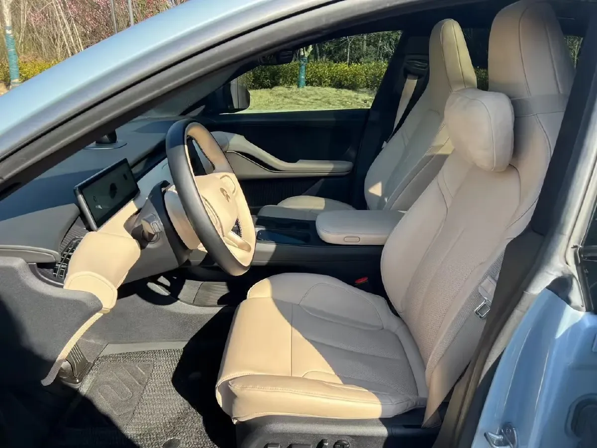 2022 JunTian HeiWuShi Youth 2.0T 203HP L4 6AT,autocango,china used car exporter,china ev exporter,chinese used car exporter,chinese used ev exporter