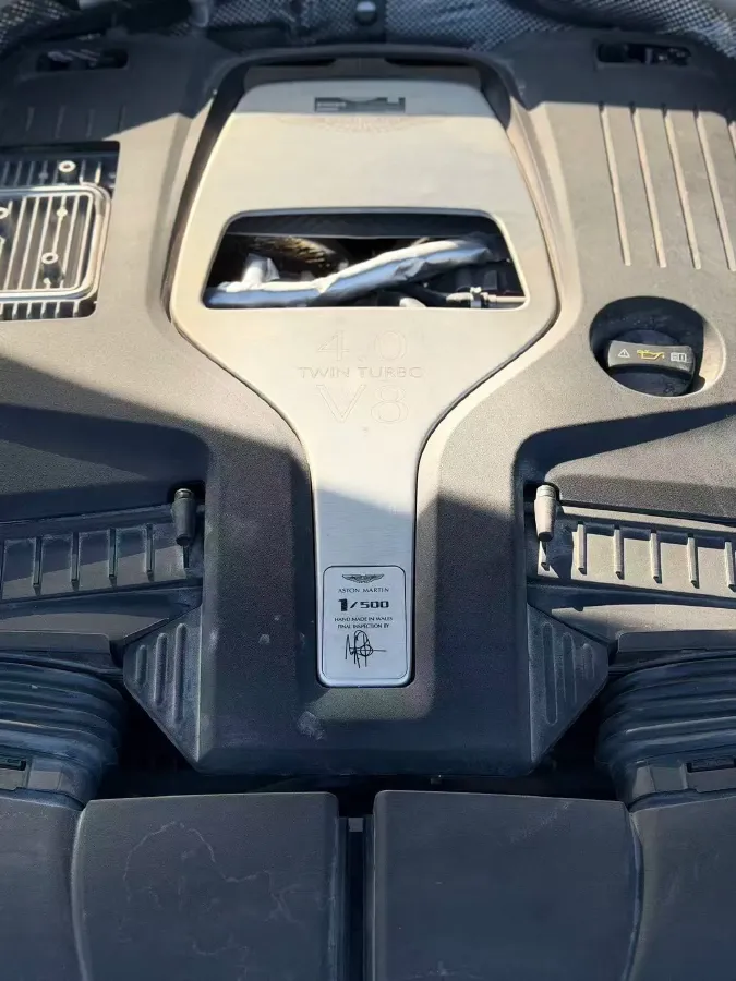 2021 Aston Martin DBX 4.0T 550HP V8 9AT,autocango,china used car exporter,china ev exporter,chinese used car exporter,chinese used ev exporter