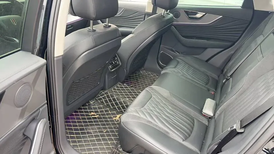 2023 HongQi HS5 2.0T 252HP L4 8AT,autocango,china used car exporter,china ev exporter,chinese used car exporter,chinese used ev exporter