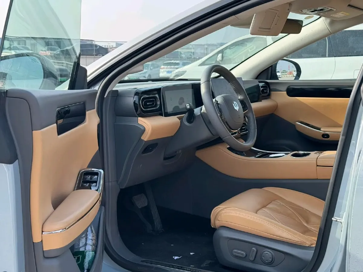 2024 Leapmotor C01 BEV 62.8KWH,autocango,china used car exporter,china ev exporter,chinese used car exporter,chinese used ev exporter