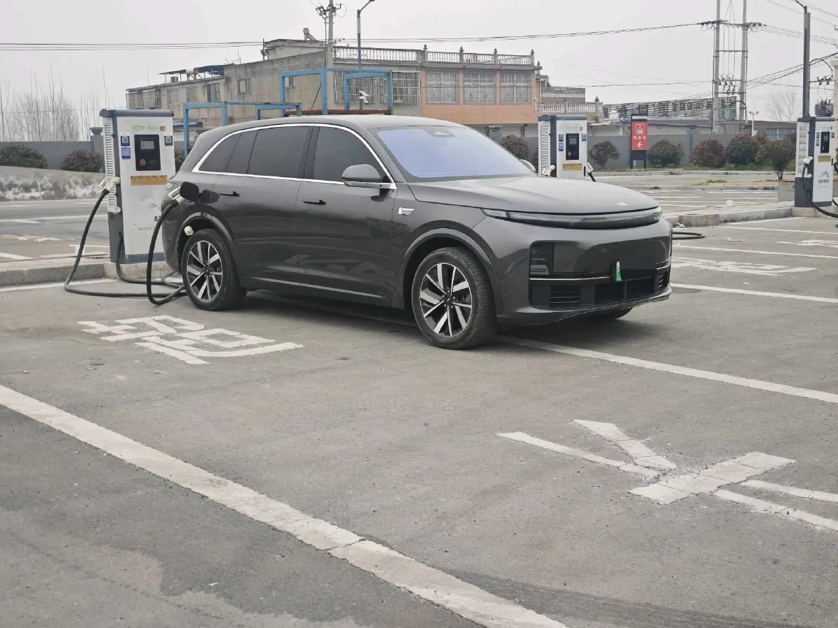2024 Li L7 Range Extended 154HP REEV 42.8KWH,autocango,china used car exporter,china ev exporter,chinese used car exporter,chinese used ev exporter