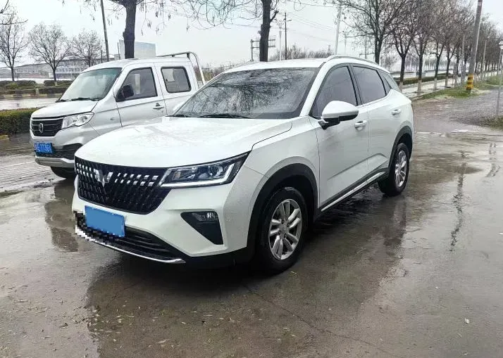 2022 WuLing XingChi 1.5L 99HP L4 6MT,autocango,china used car exporter,china ev exporter,chinese used car exporter,chinese used ev exporter