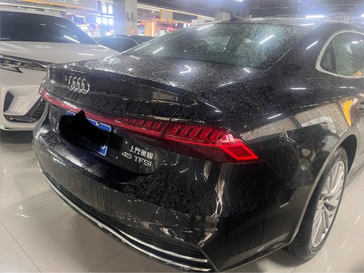 2024 Audi A7L 2.0T 245HP L4 7DCT,autocango,china used car exporter,china ev exporter,chinese used car exporter,chinese used ev exporter