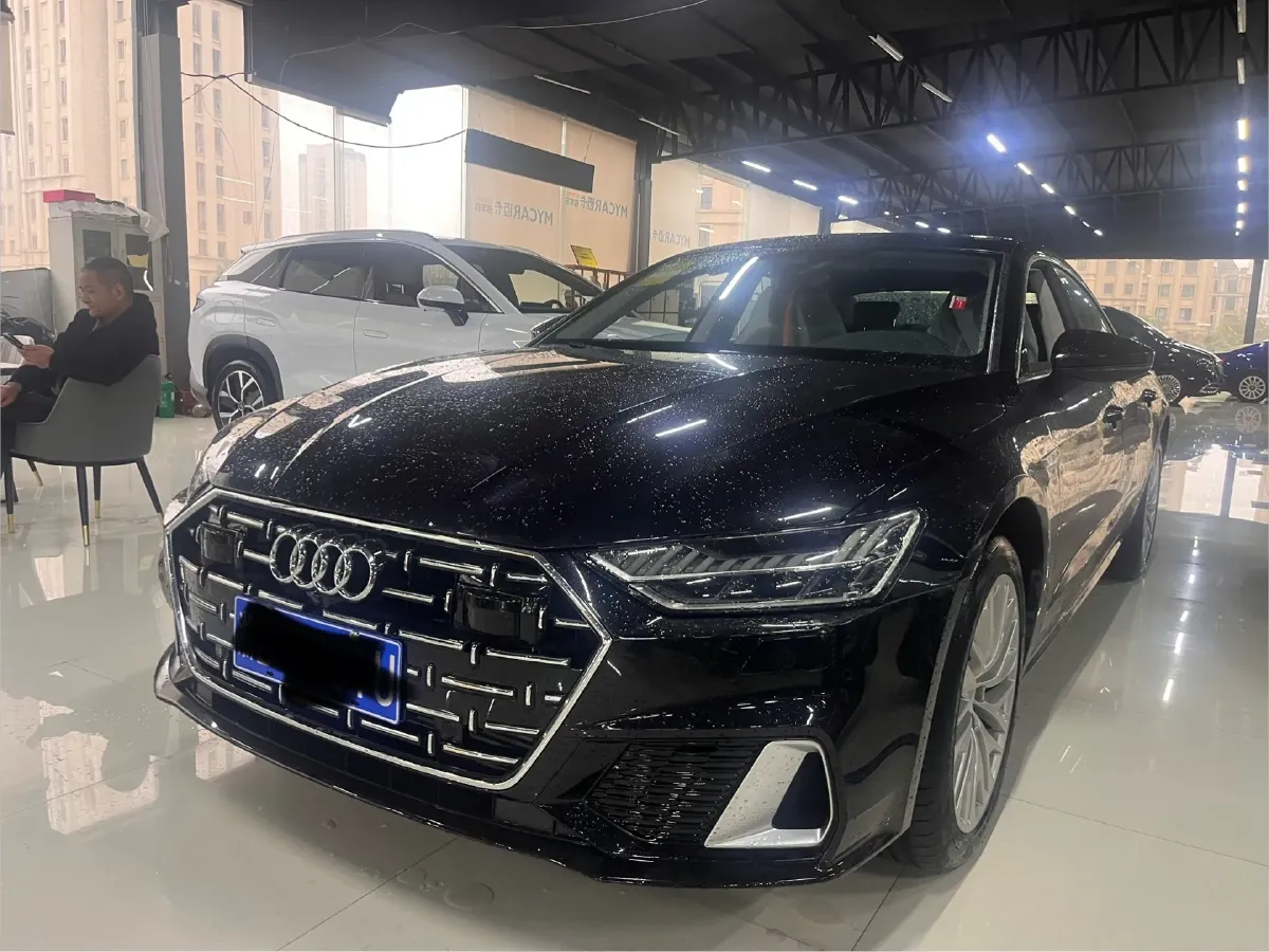 2024 Audi A7L 2.0T 245HP L4 7DCT,autocango,china used car exporter,china ev exporter,chinese used car exporter,chinese used ev exporter