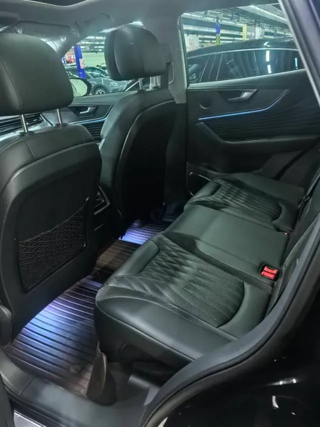 2023 HongQi HS5 2.0T 252HP L4 8AT,autocango,china used car exporter,china ev exporter,chinese used car exporter,chinese used ev exporter