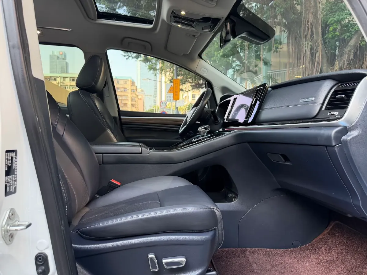 2021 GAC Trumpchi M8 2.0T 252HP L4 8AT,autocango,china used car exporter,china ev exporter,chinese used car exporter,chinese used ev exporter