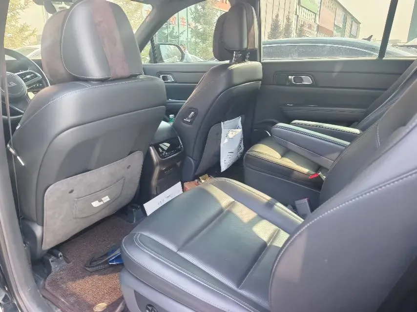 2021 Li ONE Range Extended 131HP REEV 40.5KWH,autocango,china used car exporter,china ev exporter,chinese used car exporter,chinese used ev exporter