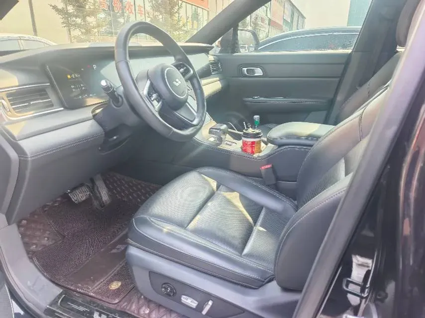 2021 Li ONE Range Extended 131HP REEV 40.5KWH,autocango,china used car exporter,china ev exporter,chinese used car exporter,chinese used ev exporter