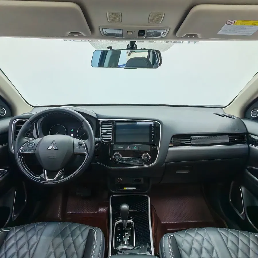 2021 Mitsubishi Outlander 2.0L 166HP L4 CVT,autocango,china used car exporter,china ev exporter,chinese used car exporter,chinese used ev exporter