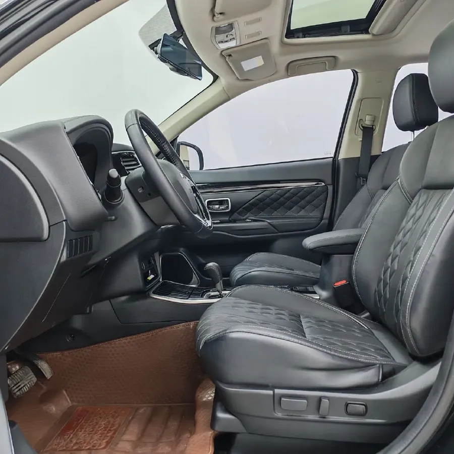 2021 Mitsubishi Outlander 2.0L 166HP L4 CVT,autocango,china used car exporter,china ev exporter,chinese used car exporter,chinese used ev exporter