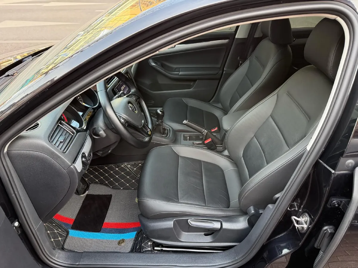 2018 KingLong KaiTe 2.3T 110HP L4 5MT,autocango,china used car exporter,china ev exporter,chinese used car exporter,chinese used ev exporter