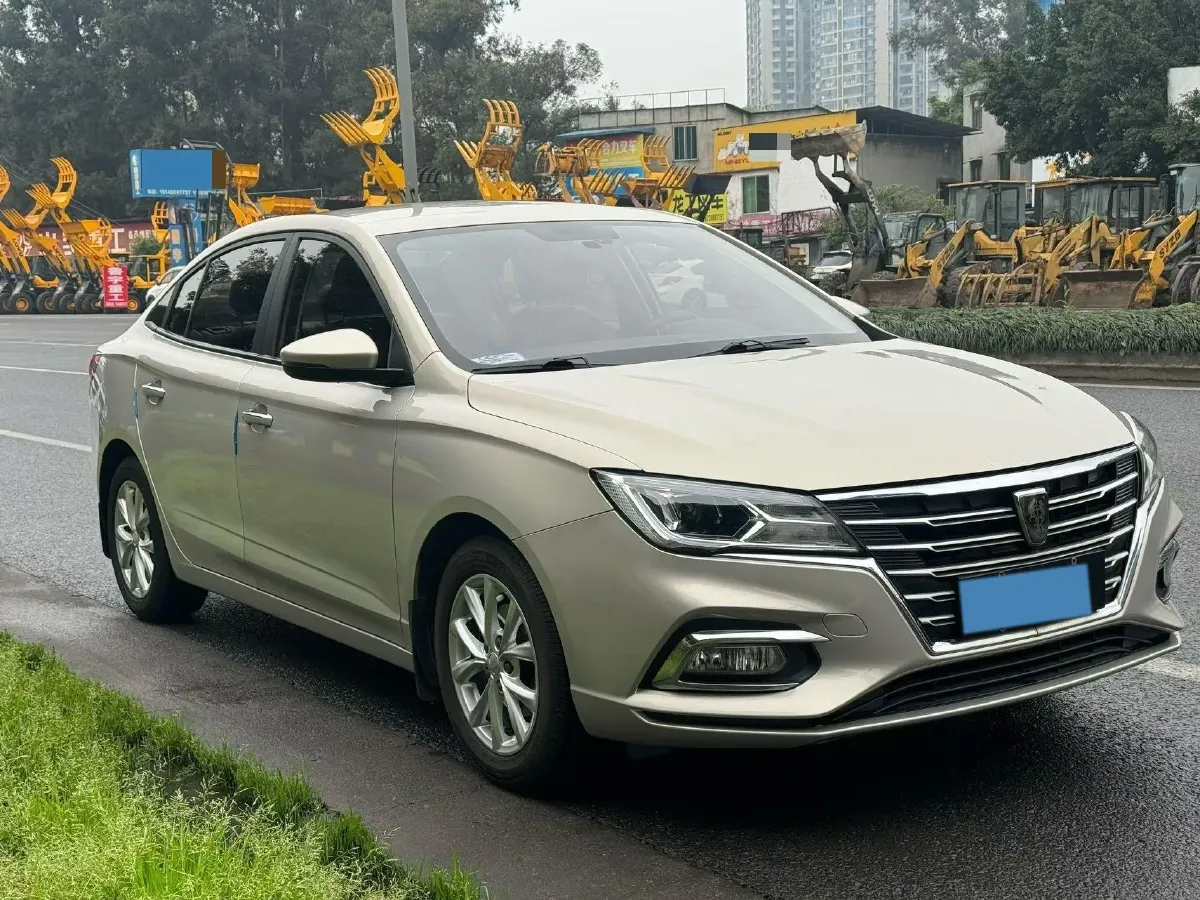2021 Roewe i5 1.5L 120HP L4 5MT,autocango,china used car exporter,china ev exporter,chinese used car exporter,chinese used ev exporter