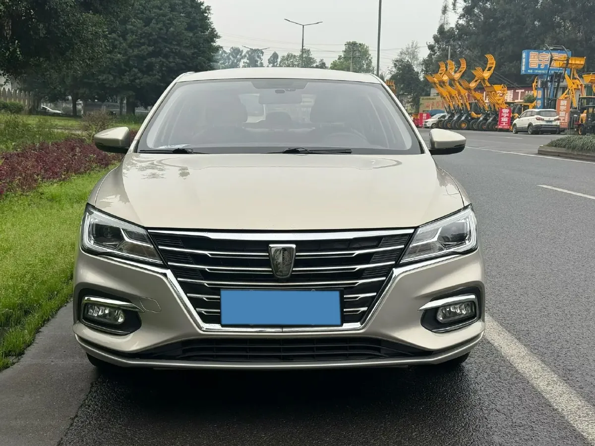 2021 Roewe i5 1.5L 120HP L4 5MT,autocango,china used car exporter,china ev exporter,chinese used car exporter,chinese used ev exporter